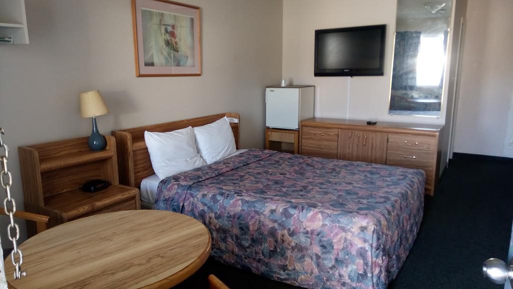Tropicana Motel